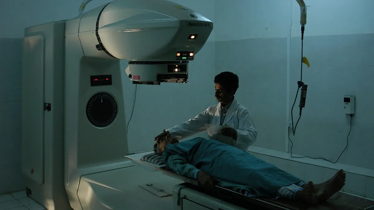 Cobalt-60 teletherapy unit that uses gamma rays to treat cancer